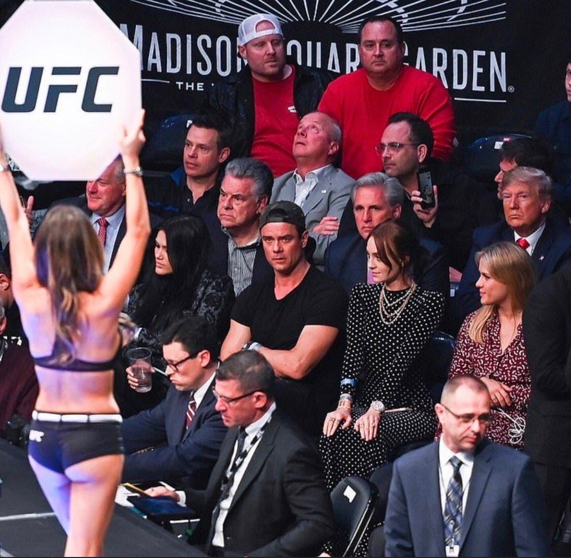 EIciDMFWoAATWR5?format=jpg&name=medium