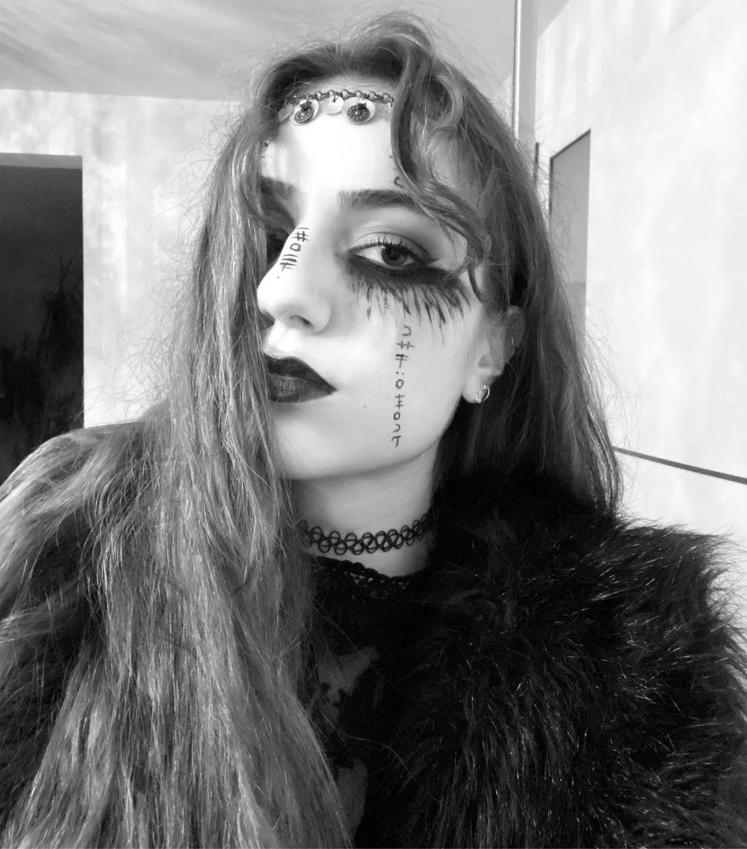 EstelleA_'s tweet photo. #Halloween2k19 💀👻 https://t.co/BNFWzL1TX3