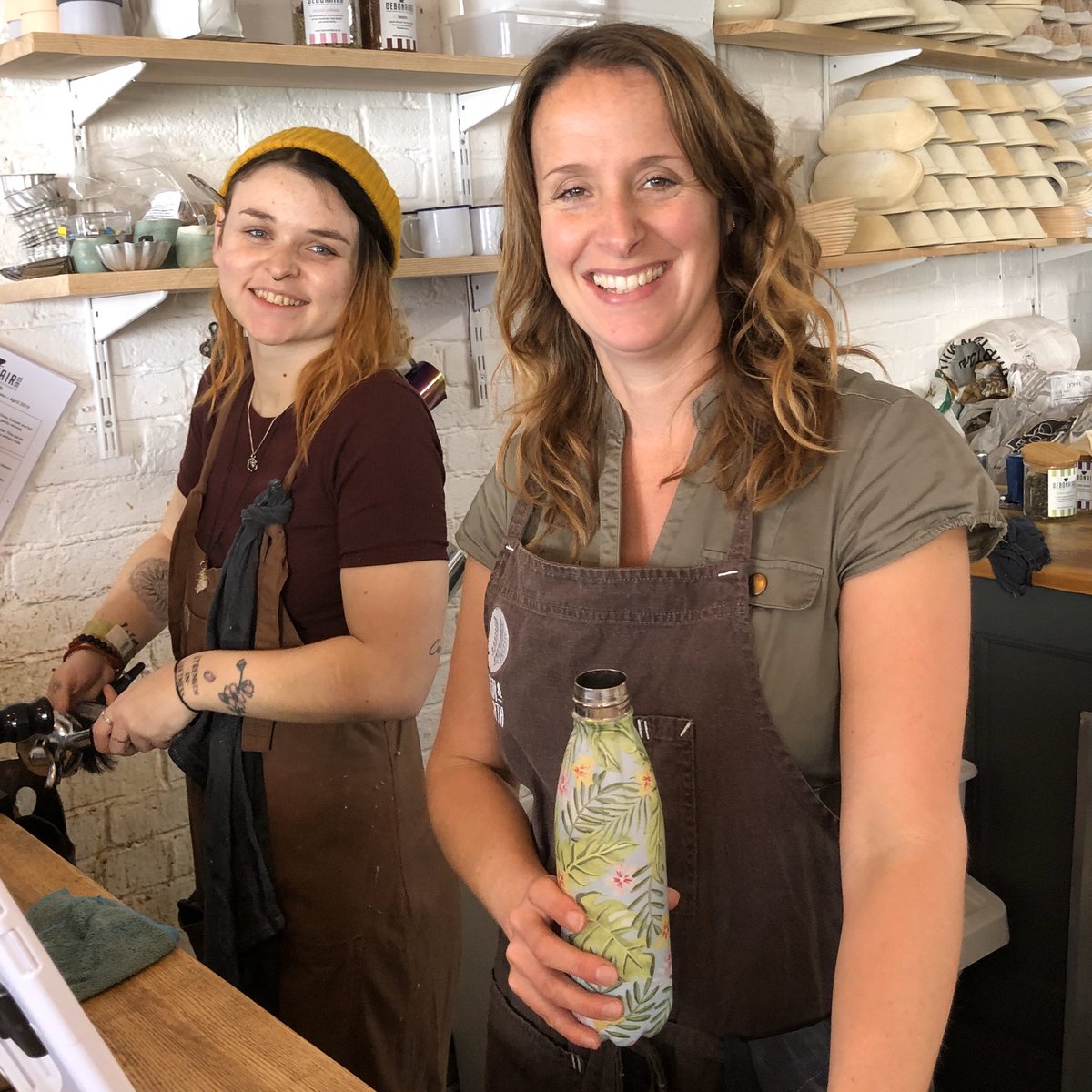 RefillWhitstab1's tweet image. Emma at Grain and Hearth with her Chilly’s bottle! #refill #refillrevolution @grainandhearth #breadmakingcourse