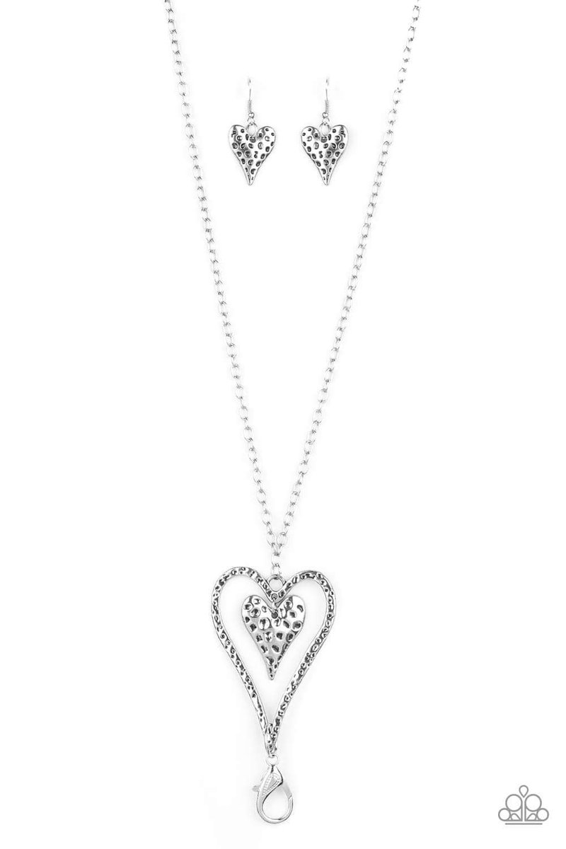 GTrinas's tweet photo. Hey now! These Gems will Level Up your look ❤❤ Dont forget to shop  for your friends! Surprise Gems are the BEST! You cant beat these $5 Beauties! Purchase these and more https://t.co/wCKSFYFMHO https://t.co/E7FxefPAq2