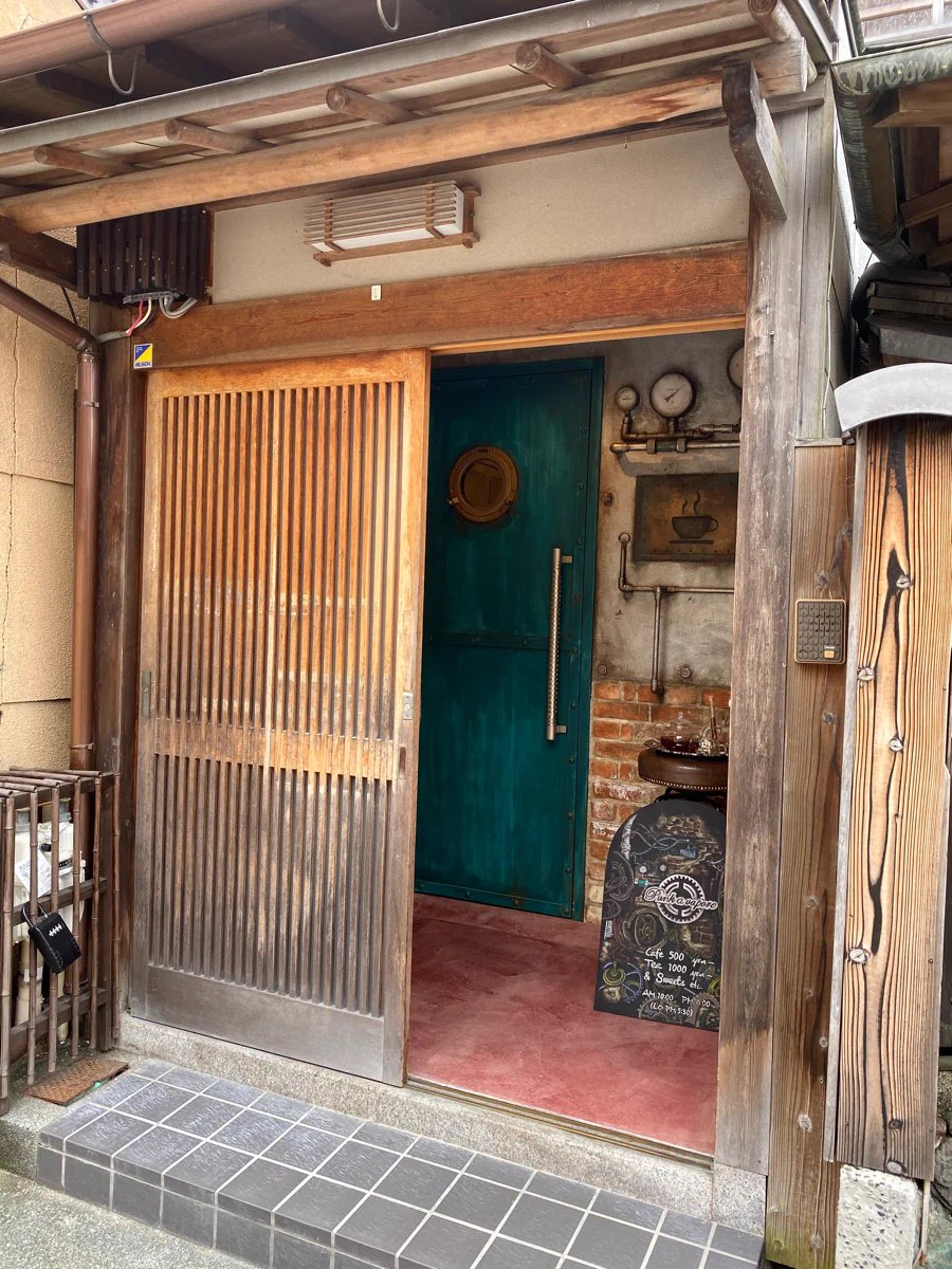 スチームパンク好きの方は是非行ってみて！京都のPunk a vaporeというカフェのギャップが凄い！！