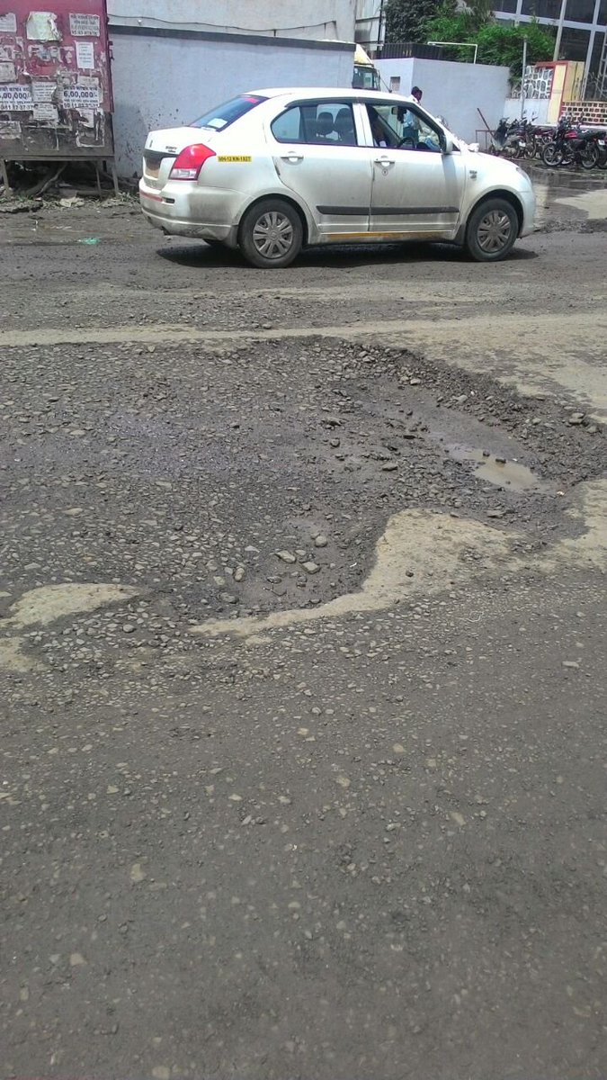 prateek_3525's tweet image. Dear sir,@MORTHIndia @nitin_gadkari
 @narendramodi @Dev_Fadnavis @CMOMaharashtra Kindly look into road condition of Katraj Saswad Bypass Road Pune Dist, nobody Minister is responding on this road condition.Its been 5 years now,Issues especially in &quot;Undri chowk&quot; pending since long
