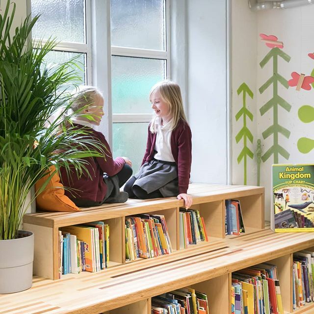 The new St. Mary Redcliffe library allows students to sit at eye level with teachers, interact with each other outside of a formulaic classroom structure and enjoy the freedom of movement. Oh … and read a book or two. 
Photo cred: @chloeandcamera

#h… ift.tt/2qcQC2R