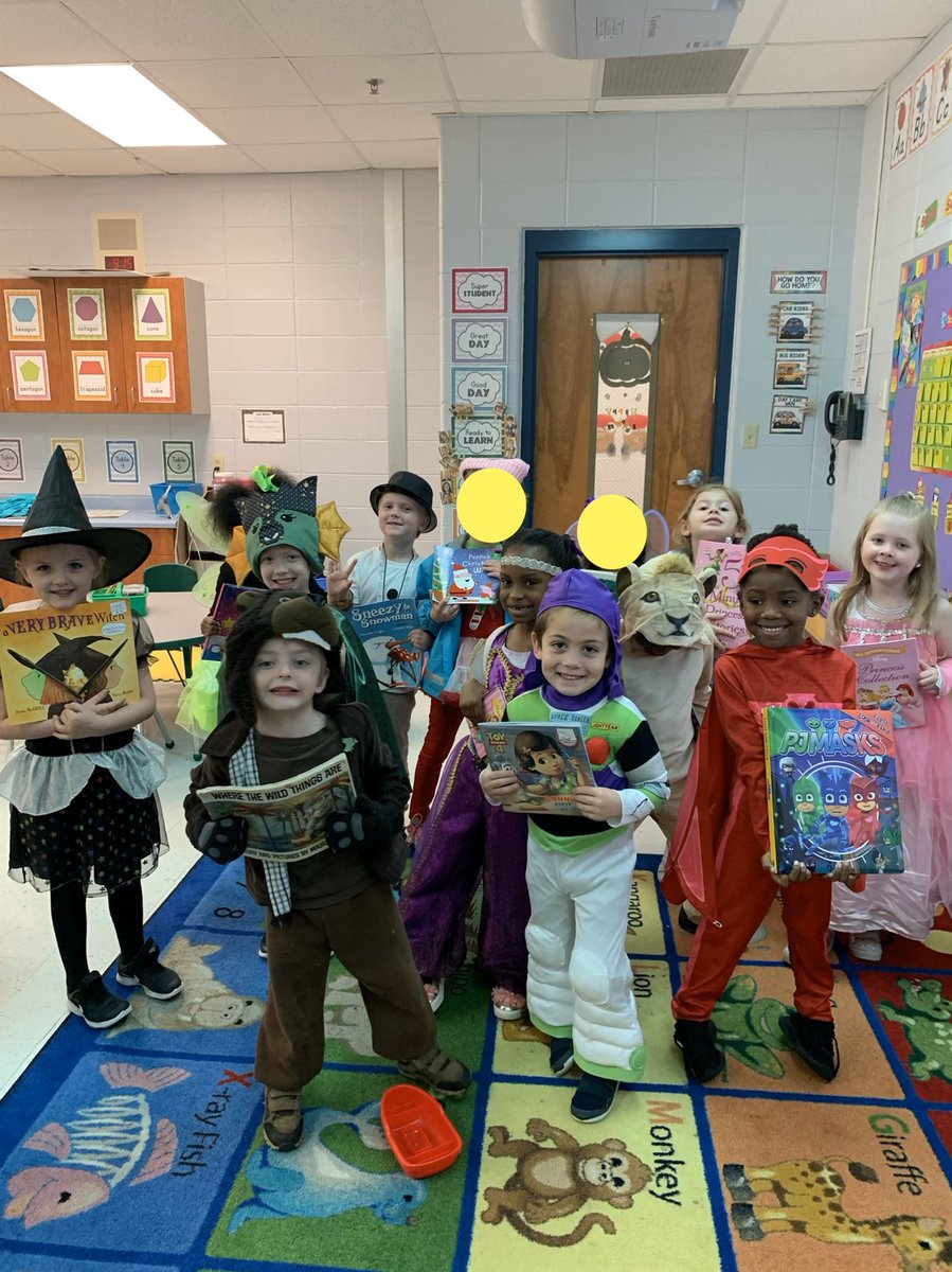 lisaryoung's tweet photo. My class had a blast dressing up as their favorite book character! @CollierES https://t.co/iBiubSSSjI