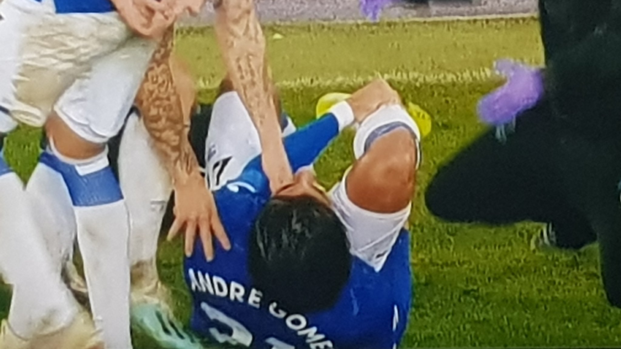 EId68xIWoAAxOQN?format=jpg&name=4096x409