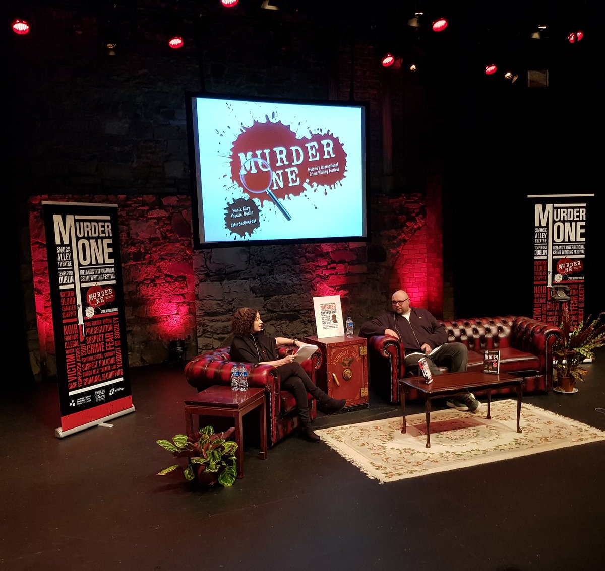DeanC87's tweet photo. Great interview with @SSCav at #MurderOneFest19 Really enjoyable event and even got a book signed by the man himself. I wanted to say I was a huge fan of his but I got a bit starstruck, dropped the book on the floor and ran before I could say something stupid.😂
Great day though! https://t.co/vqHtuyS6qY