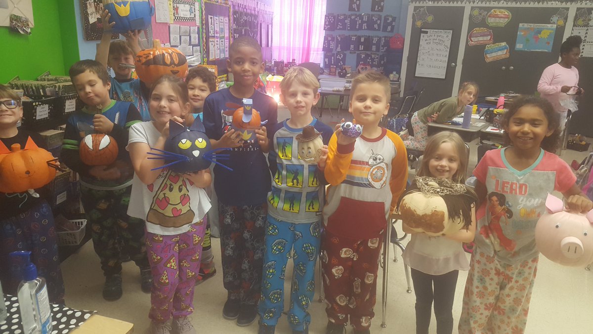 PowellsPowerKid's tweet photo. Encouraging good speaking and listening skills, as well as respect, diversity, and support--fun, family time too, I hope--storybook pumpkins. Sharing=Caring. https://t.co/2OidjNyRDd