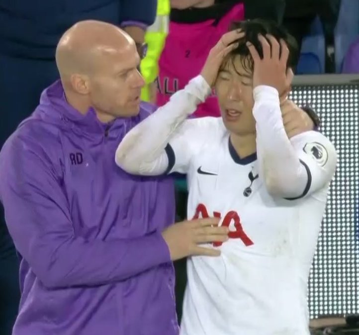 EId7TsMWwAAstMo?format=jpg&name=900x900