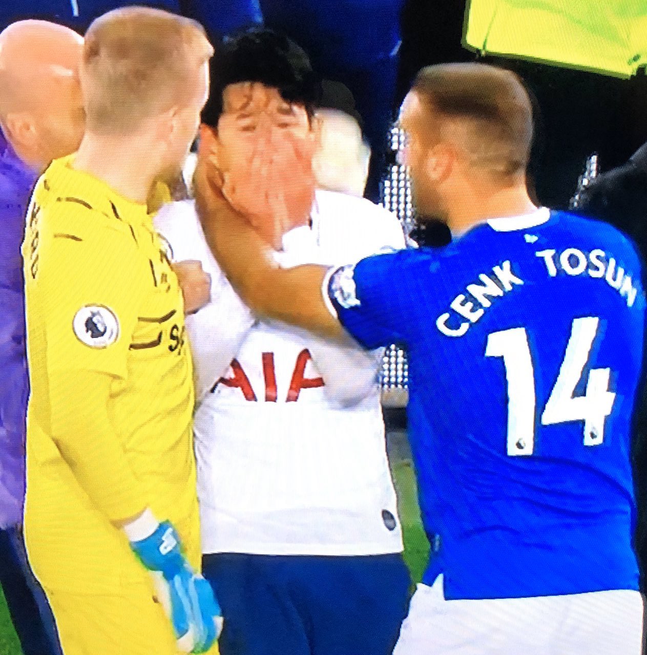 EId7TubXsAMjlFz?format=jpg&name=large