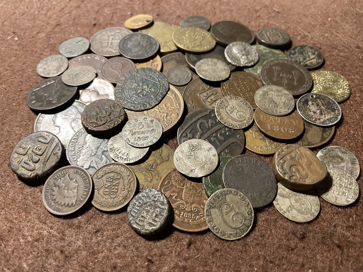 LittleJohn_RC's tweet image. Love coins and coin collecting? What’s your favourite thing about coins? #CoinCollectingIsFun #Coins #Numismatics #AncientCoins #RomanCoins #MedievalCoins #WorldCoins #SaturdayNightCoinShow #Nooice @Arrowheadbroken