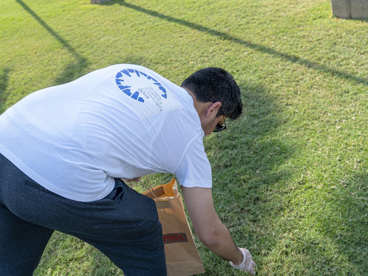 DohaShapers's tweet photo. Thank you to Embassy of Argentina &amp; HE Amb Carlos Hernandez for joining ‘Plogging’  #Qatar as a part of #QatarSustainabilityWeek2019 @QatarGBC 

#QatarSustainabilityWeek2019 #PlasticFree #Qatar #qsw2019 @GlobalShapers #GlobalShapers https://t.co/nHrPMpIBCT
