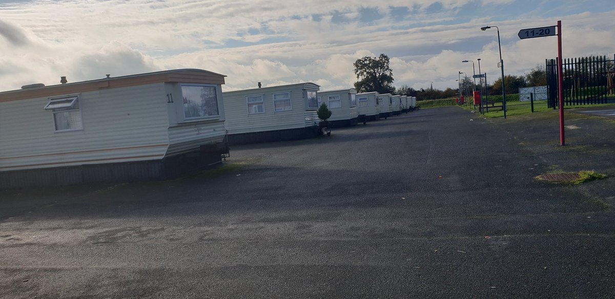 BulelaniMfaco's tweet photo. Zoom in there and you'll see where travellers live. 200 metres away from the Athlone Direct Provision centre in 2nd frame. The undesirables of the Irish State are neighbours https://t.co/2jW8cFjbEh