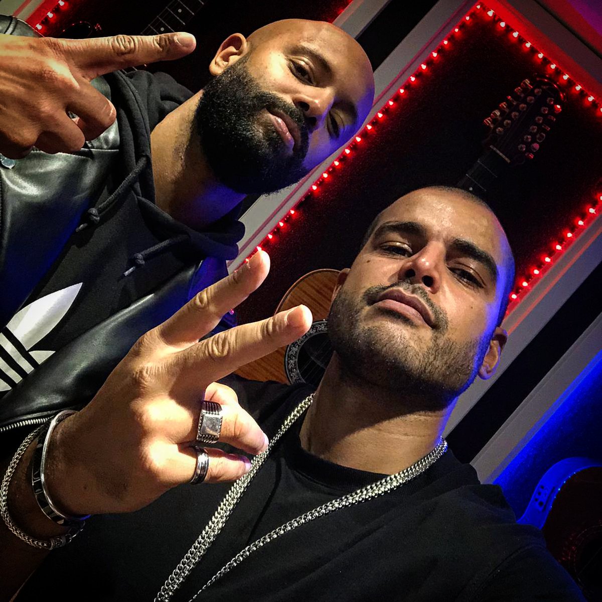 Atim212's tweet photo. Alles Goed my people 🙉🙊🙈 Rotterdam ❌ Paris ❌ @williamaraujo ❌ @atim212 🔥🔥🔥 #atim #williamaraujo #newtrack #newsong #collaboration #collab #music #musiclife #studio #studiolife #rotterdam #rotterdamcity #nederland #holland #paris #frenchboy https://t.co/rYvge155cs