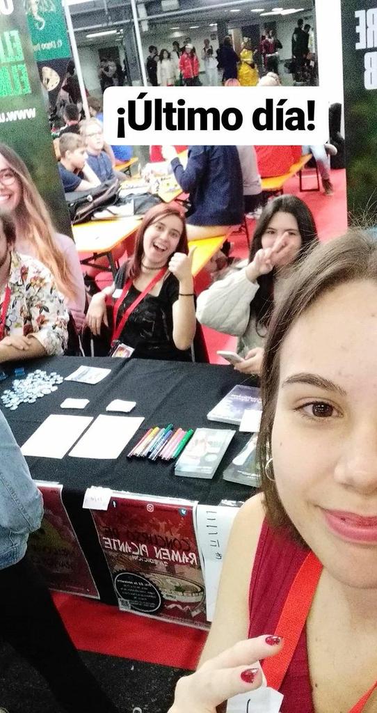 KoreanClubUAB's tweet photo. Último día en el Salón del Manga junto a @ramenbuUAB 🌸 https://t.co/dsawUZijCF