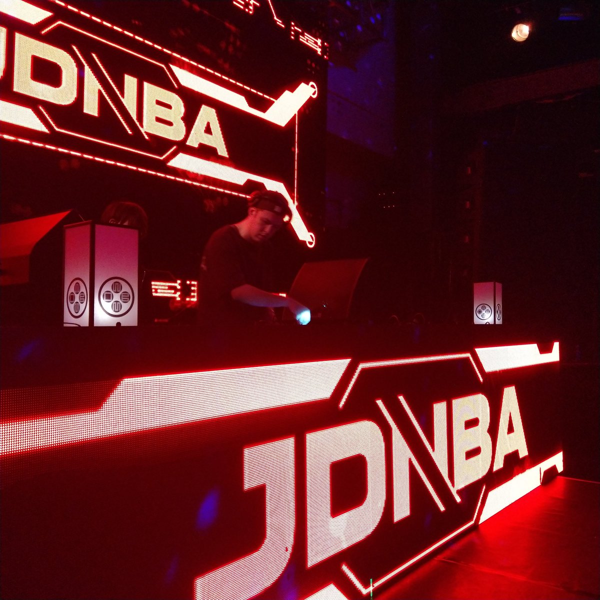 茶の字 tweet media