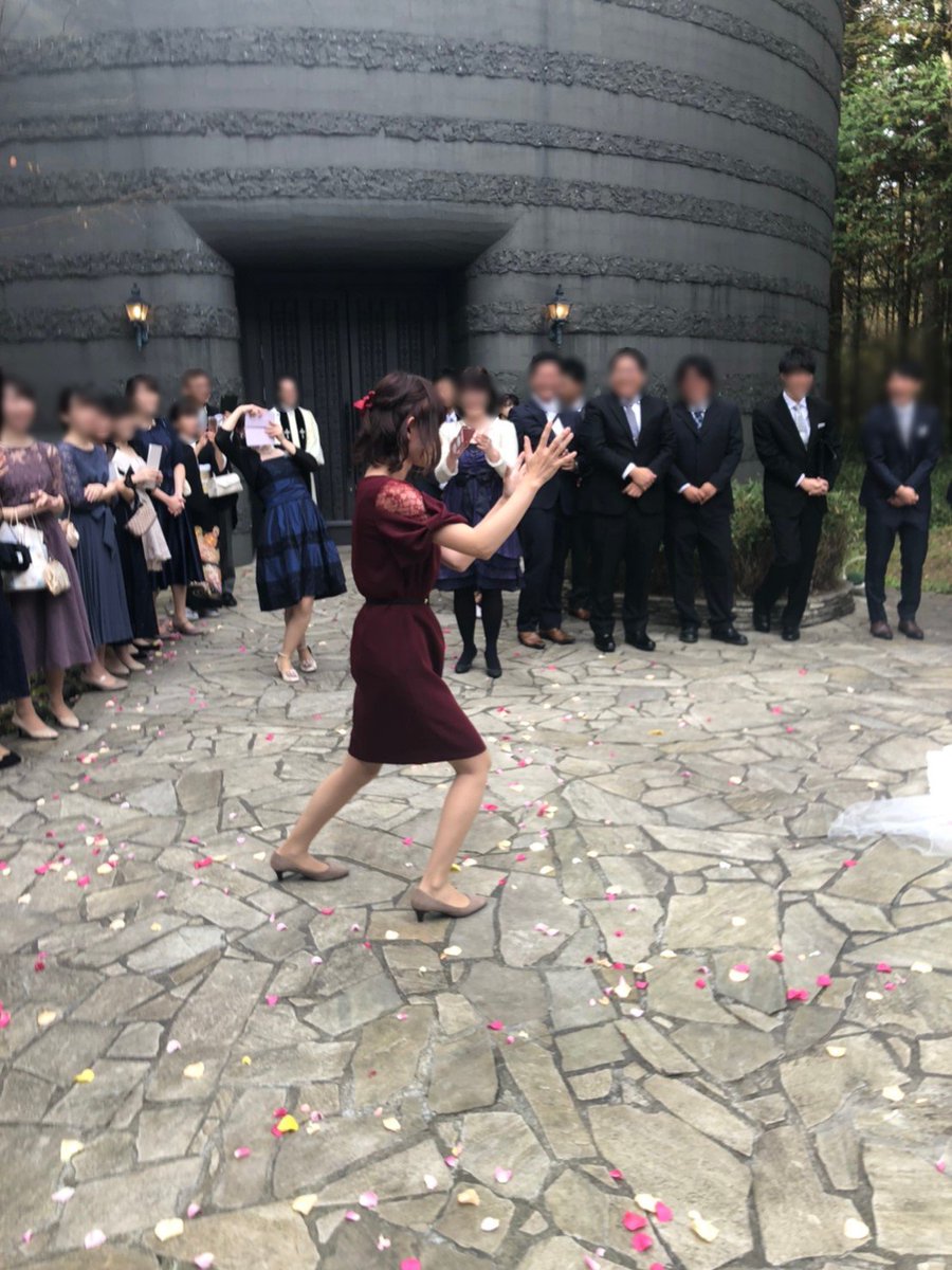 ブーケトスで前に出たら他の女子が誰も出てこなくて すごいブーケ欲しい人 みたいになった話 ゲーム系でどんどんいじられていく流れへ Togetter