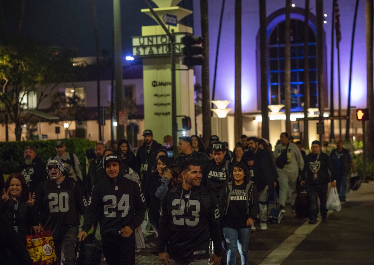 fancation's tweet photo. OAKLAND BOUND!
⠀ ⠀ ⠀ ⠀ ⠀ ⠀ ⠀
RAIDERS!!!!!
#Raiders #RaiderNation #Fancation https://t.co/tH8L0N2PFL
