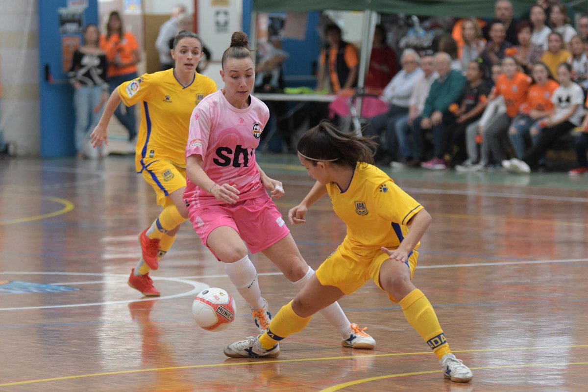 RoldanFSF's tweet photo. Partido muy competido donde hemos vuelto a fallar de cara a puerta. Gran derroche físico de todo el equipo luchando hasta el último segundo.

La afición como siempre de 10 animando todo el partido.

¡Seguimos trabajando!💪🧡

Enhorabuena @ADAlcorconFSF por la victoria.

📸 @grl48 https://t.co/sT5N5Gcv4G