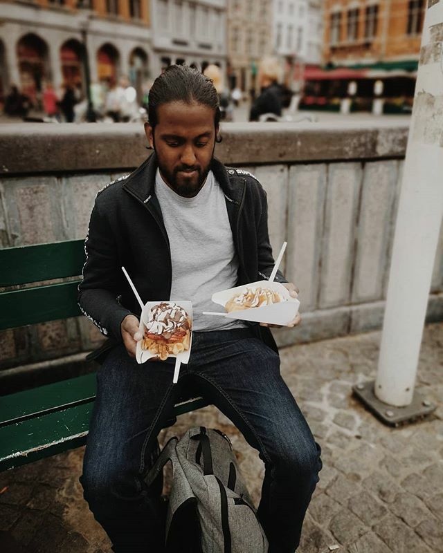 With a few projects on the back-burner atm, I don't have a lot to post! So here's me on my latest project: choosing a waffle to eat.

Catch up to my most recent musical adventures on YouTube, link in bio!

#ihadboth #musiciansofinstagram #downtime #morec… ift.tt/2NHvJFg