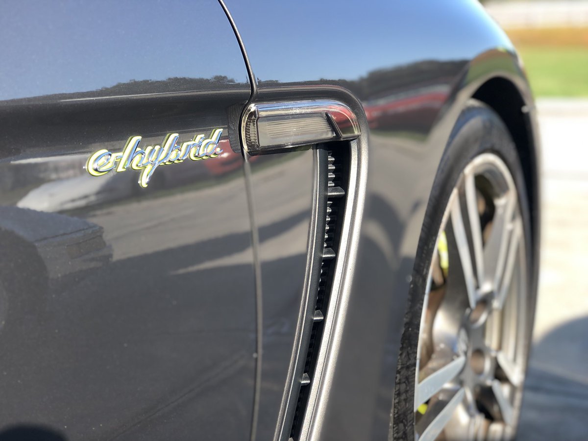 ModernExotics's tweet photo. Stupid fast and 4 seats. @Porsche #Panamera #Supercharged https://t.co/VxmoW4o9cC