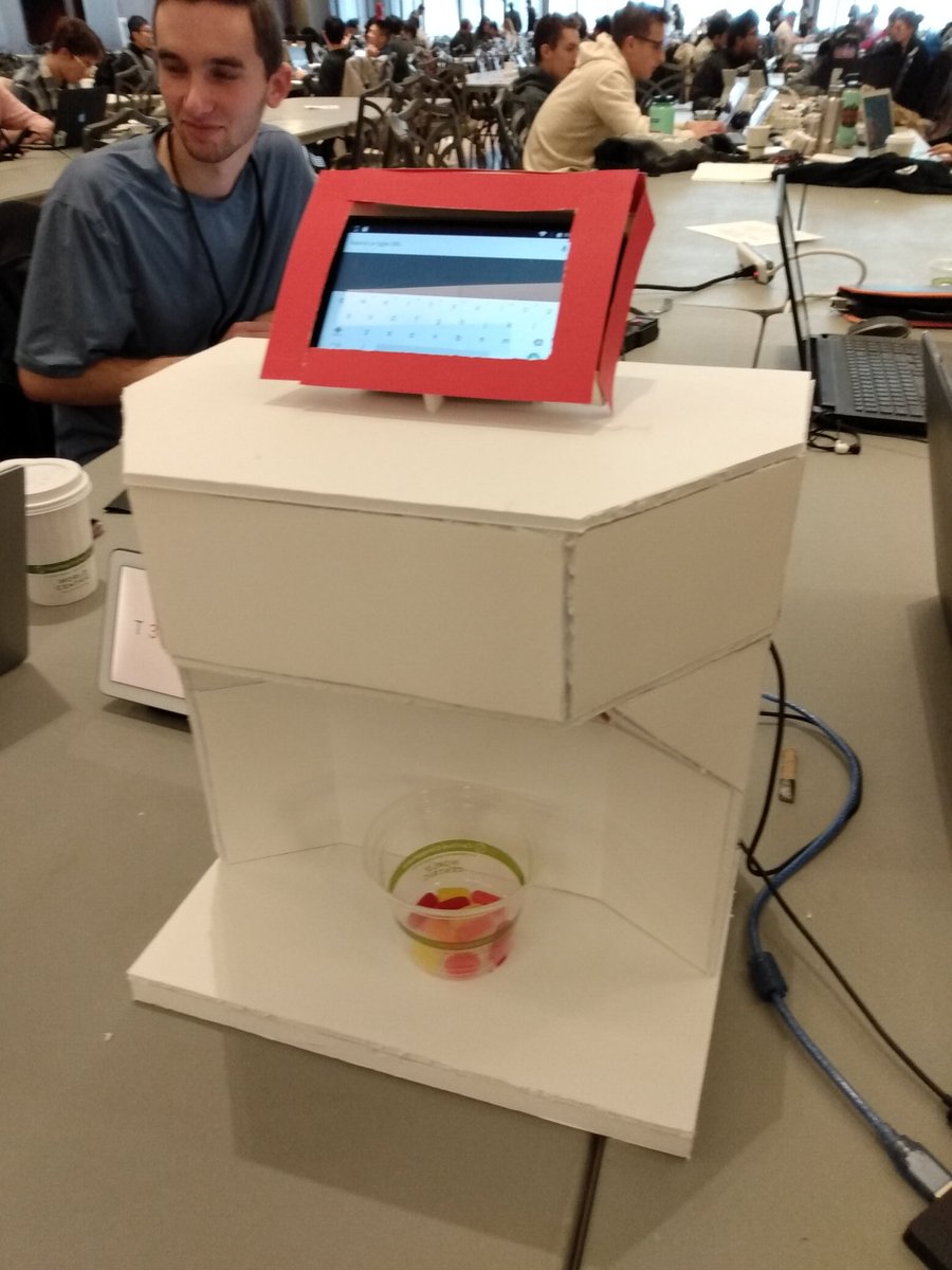 juli1102's tweet photo. Finding some cool projects at #hackohio2019 
@hackohio https://t.co/TotAp9bWYa