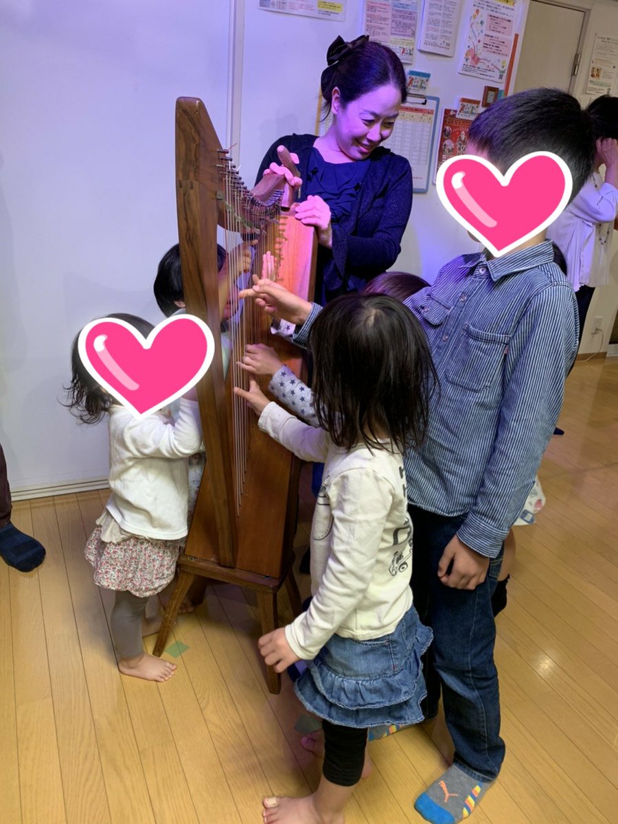 tomokoharp's tweet photo. #今日の現場 #プレイフルタイム #playfultime #堺市 #浅香山 #プリスクール #親子 #0歳からオッケー #コンサート #音楽とふれあう #楽器体験 #ハープ体験 #生音 #生声 #ハープ弾き歌い #ピアノ弾き歌い #ピアノ #ハープ #フルート #エレクトーン #tomokoharp #中村朋子 https://t.co/H4o0GAaJEH