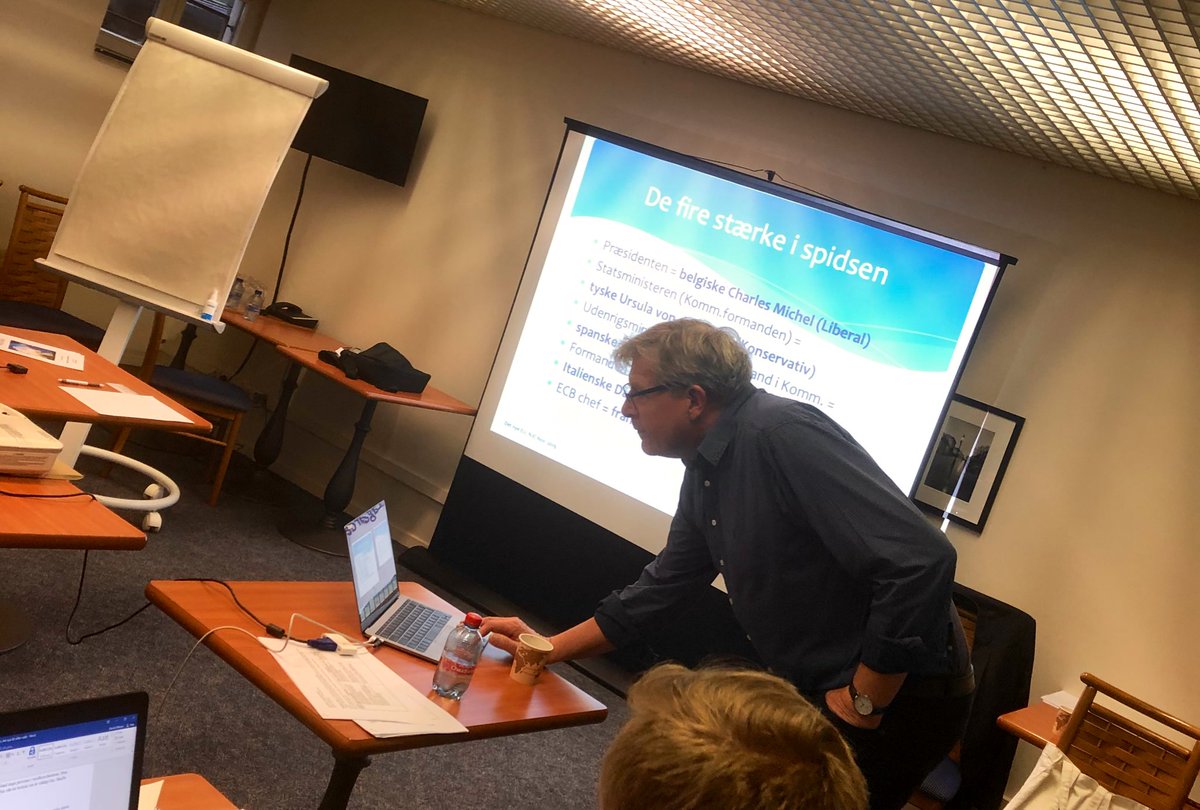 quistbergh's tweet photo. Vad vi gör en söndag på #NJCAARHUS? Självklart går vi på djupet i 🇪🇺 Är EU ute ur krisen? Hur ser det nya EU efter valet ut? @JFrlich ger en lägesrapport. https://t.co/CTLsltqPVM