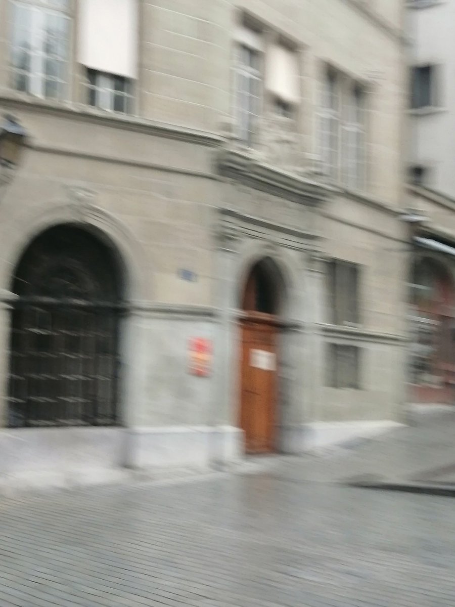 Alej_Pal's tweet photo. C'est l'émotion de faire barrière qui m'a fait trembler Votez ! #EF2019 #AdaEtAdèle #OF19 https://t.co/CzIRysMuai