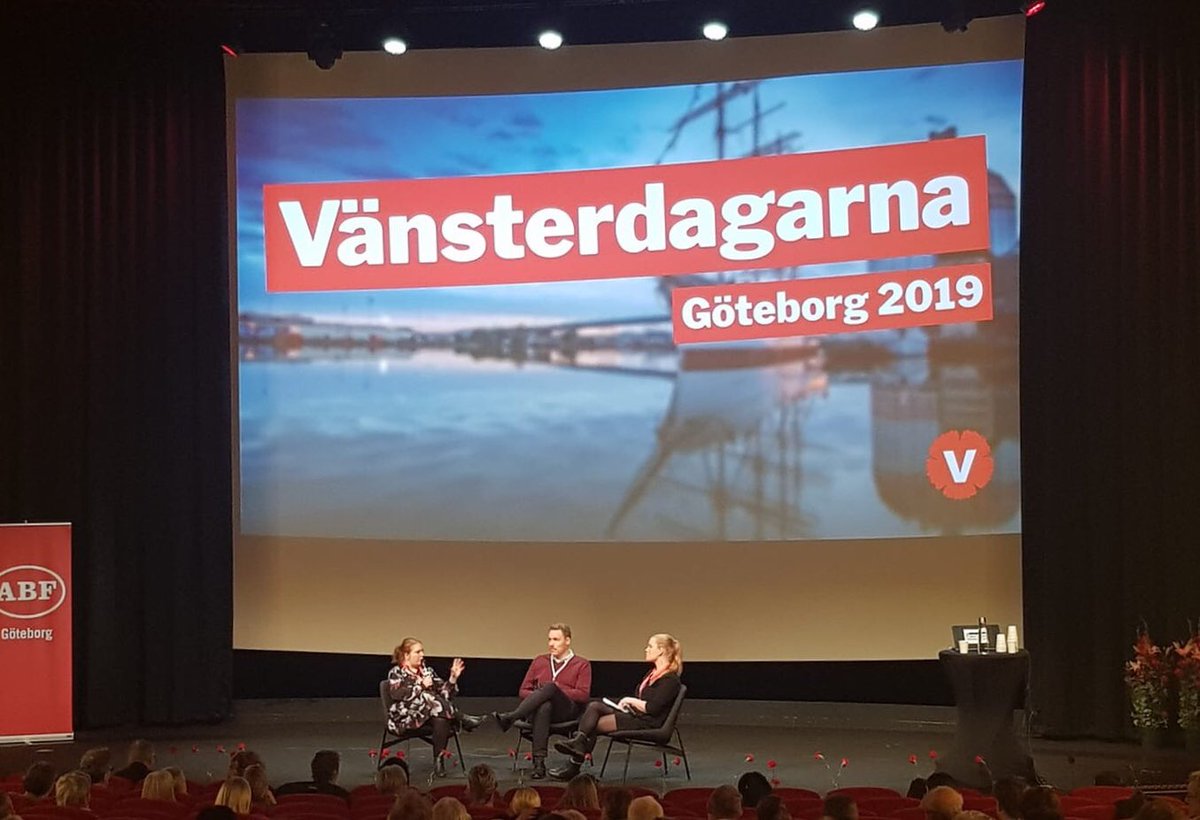 På väg hem från Göteborg och en inspirerande helg tillsammans med hundratals vänsterpartister från hela landet. Roligast var nog att få sitta i en panel med <a href="/DanielBernmar/">Daniel Bernmar</a> och prata om hur vi kan utveckla vår roll i opposition. Längtar redan till nästa år! #vdagarna