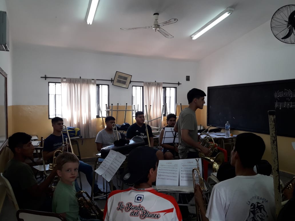 II Encuentro  ZONA SUR. Programa orquestas y coros <a href="/UrtubeyJM/">Juan Manuel Urtubey</a> <a href="/aniberruezo/">analia berruezo</a> <a href="/fguillesaavedra/">GUILLERMO SAAVEDRA</a> <a href="/artydance23/">Gilda Rodríguez</a> <a href="/ComedoresEscol1/">Comedores Escolares</a> <a href="/cadena365/">CADENA 365</a> <a href="/CadenaMaxima/">CADENA MÁXIMA</a> <a href="/CadenaMaxima/">CADENA MÁXIMA</a> <a href="/Conicook161/">@Conicook16</a> <a href="/caj_benito/">CAJ Benito Juárez</a> <a href="/camdipsalta/">Cámara de Diputados de Salta</a>