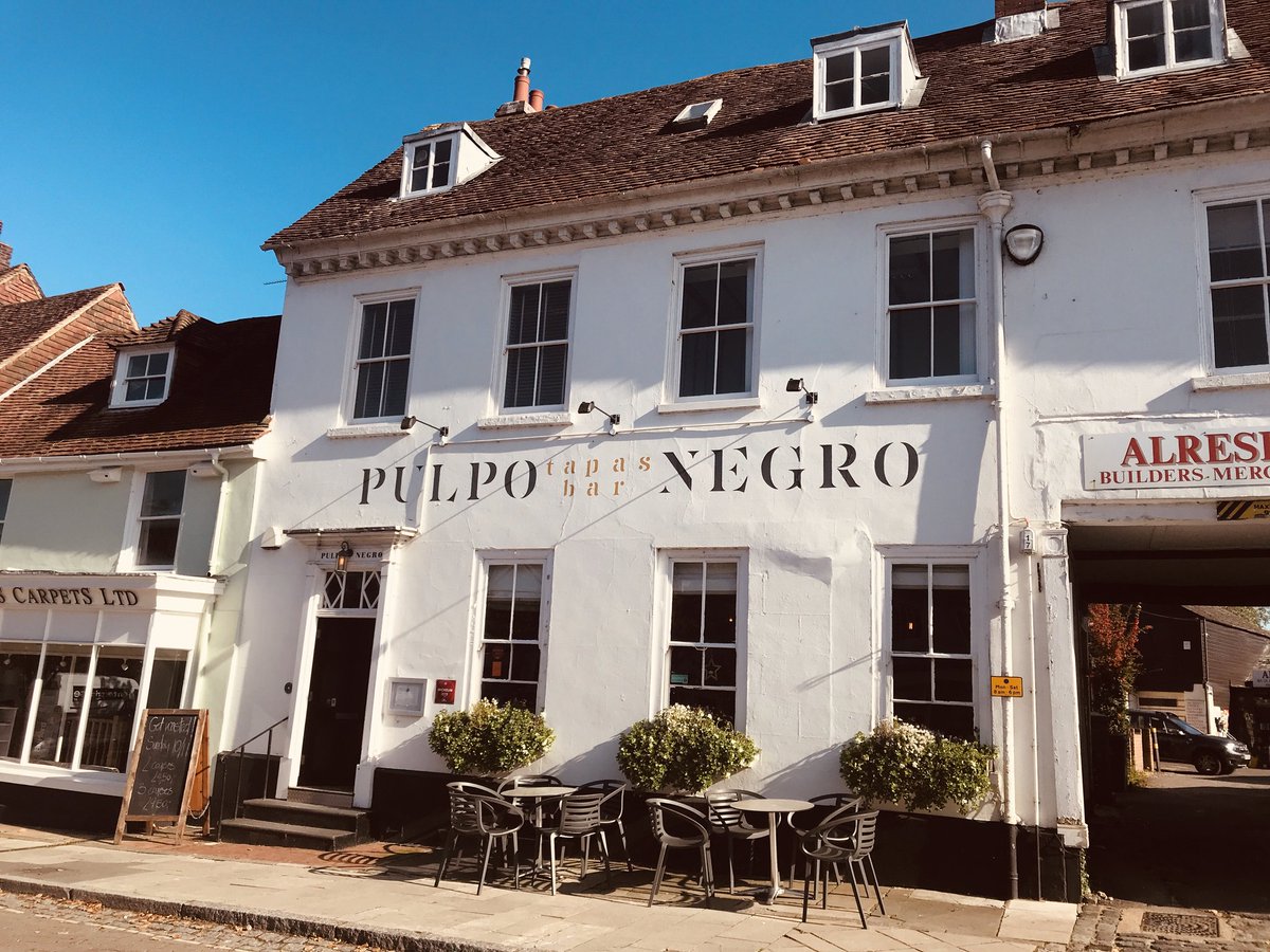 The clue's in the name <a href="/pulpo__negro/">Pulpo Negro</a>
where the signature black octopus with squid ink cream is a must try 
#Tapas #NewAlresford #Hampshire
guide.michelin.com/gb/en/hampshir…