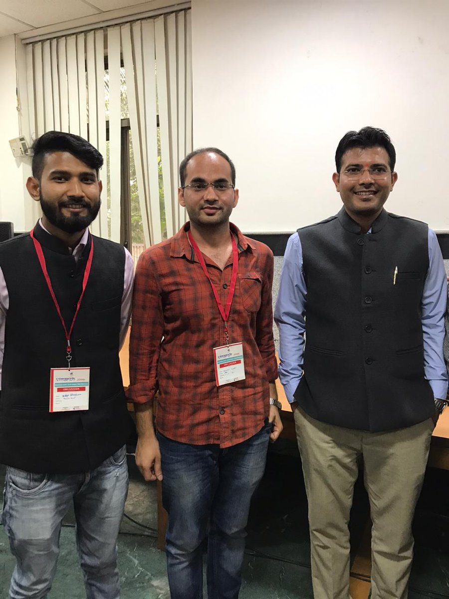 Bidyabhushan08's tweet photo. आज @VimarshYuva के दूसरे दिन "Social media warrior" सत्र में प्रशांत पटेल जी @ippatel मधुर जी @ThePlacardGuy का मार्गदर्शन मिला ❤️👌
#जागृत_भारत
#yuva_vimarsh
#Awekand_bharat https://t.co/ZpHRMAJL5x