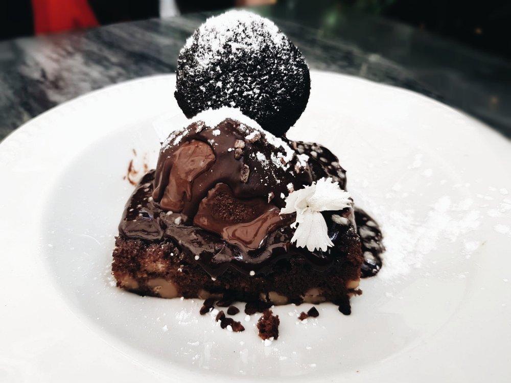 Muy cerca de la calle Jorge Juan, encontramos <a href="/TabernaGallos/">Taberna Los Gallos</a>, un concepto de comida actual, un restaurante de gente joven, dinámico y en el que siempre puedes encontrar buena música. buff.ly/2oL4vVK #restaurantes #Madrid #jorgejuan