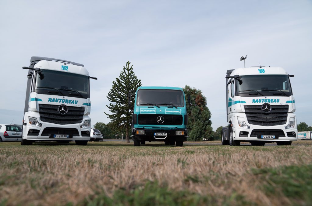 FranceRoutiers's tweet photo. Mercedes-Benz Trucks : les Transports Rautureau commandent 40 Actros 5 Fidèles de la marque à l’étoile depuis plus de cinquante ans, les #transports #Rautureau ont passé commande auprès de Mercedes d’une quarantaine de nouveaux tracteurs Actros 5 https://t.co/FwKorbE9ay