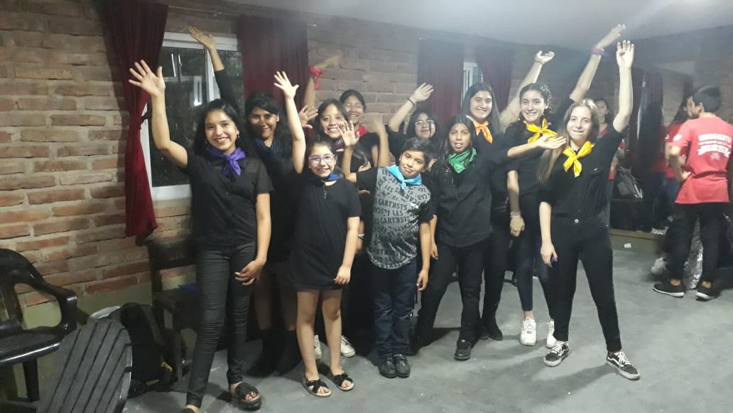 y_coros's tweet photo. Presentación del Coro Voces del Sol, en en Teatro Florida @UrtubeyJM @aniberruezo @fguillesaavedra @artydance23 @MdeGobierno @AlMinutoOK @SubsecEducyTrab @MEducacionSalta @SaltaEduca2020 @EducacionAR @eligeeducar https://t.co/U5QlLmxf8O