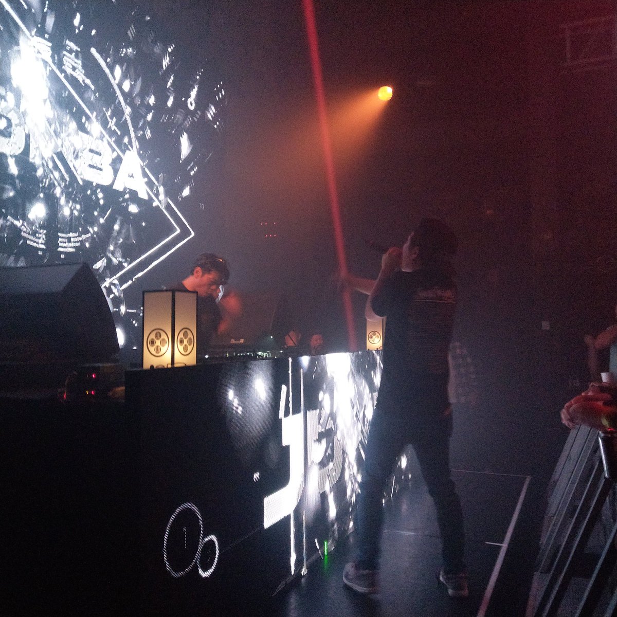 茶の字 tweet media