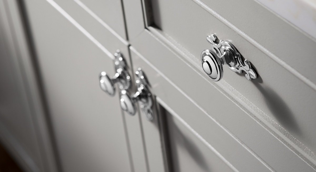 Need new hardware for your kitchen or bathroom? We offer hand selected designer hardware from international manufacturers such as Top Knobs. #kitchenhardware #bathhardware #kitchendesignshowroom