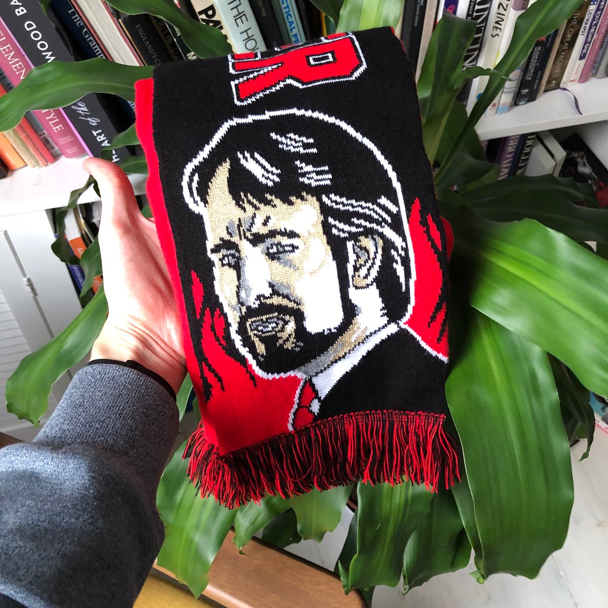 The Die Hard half-and-half scarf is back in stock! Free shipping until Tuesday with code: MELONFARMER. Super super limited numbers.

👉 shelfheroes.com/shop