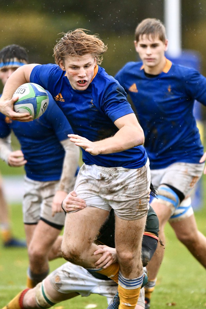 A hard-fought win for @TeddiesOxford 1st XV yesterday vs <a href="/stbenedicts/">St Benedict's School</a> ending 18-6 <a href="/TeddiesSport/">St Edward's Sport</a> <a href="/BenniesSport/">St Benedict's Sport</a> #playhardplayfair #Rugby @FifteenRugbyXV