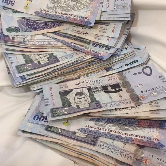 NasarMahma's tweet photo. ابغ ممحونه جاده وبعطيها 1,000 ريال #يد_بيد https://t.co/ZPUywChCdM