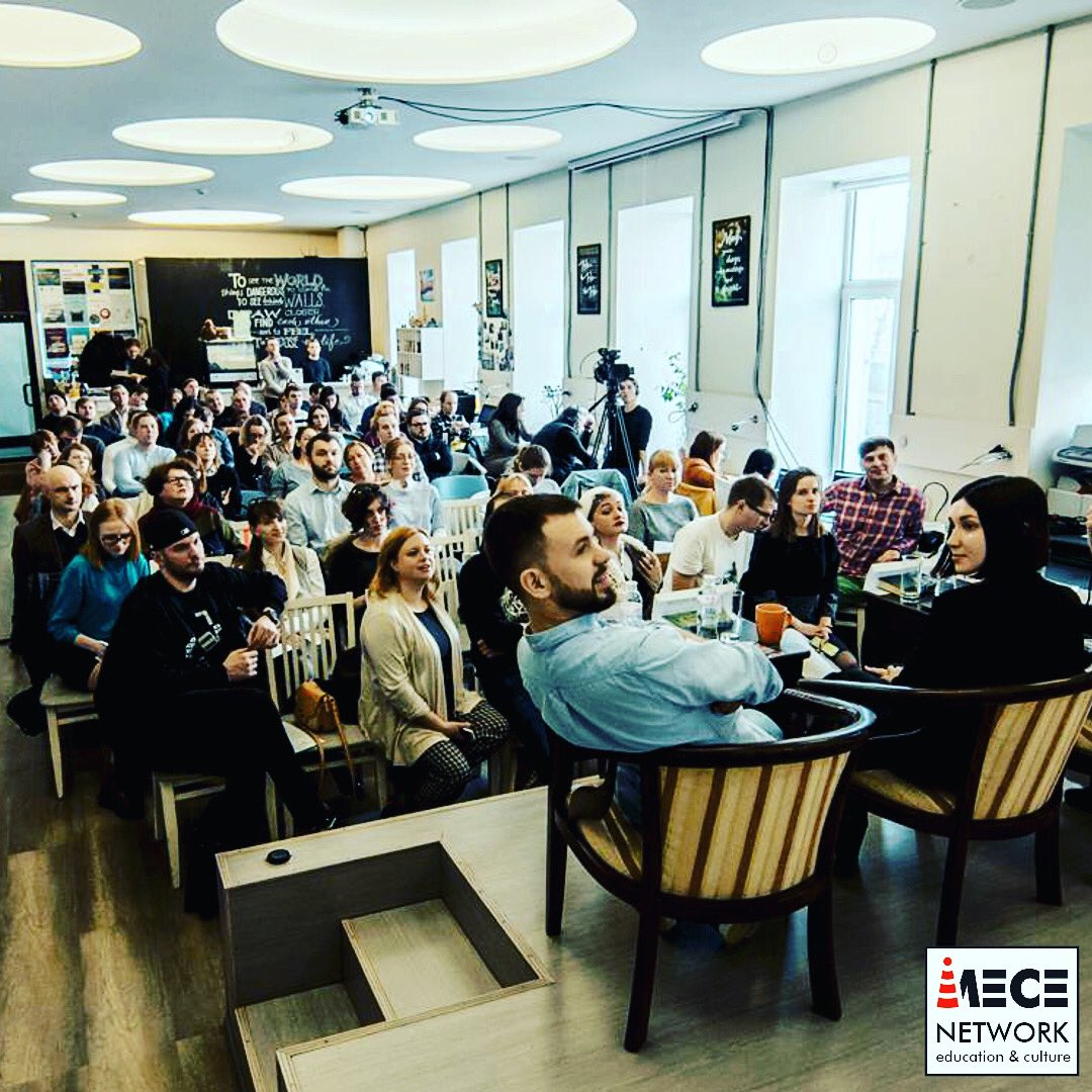 imecenetwork's tweet image. #Kyiv’de başarılı bir sosyal girişim olan "Urban Space 500"ü ziyaret ettik

Kentsel gelişim fikrini benimseyen ve 1000$ bağışta bulunan 500 aktivist ile bir restoran açılır. Restoranın karının %80'i sosyal projelere aktarılmaktadır

#imecenetwork @urbanspace500 #futureoffreedom