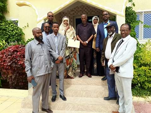 WasaaraddaC's tweet photo. Maanta &amp; kulankii Madaxweyne Muuse Biixi &amp; Komishanka Mihnadlayaasha Caafimaadka ee cusub. 
Madaxweyne Biixi, wuxu noo muujiyay inay ka go'an tahay kor u qaadka adeega caafimaadka wadanka &amp; sugida tayada adeega &amp; adeegaha Caafimaad, taasoo komishanku masuliyadi ka saaran tahay. https://t.co/DaOVBnCQa2