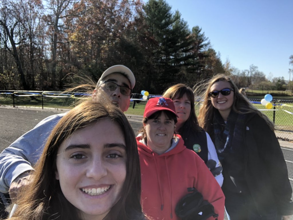 moyni02's tweet photo. Great day for a walk to support MDA and Taunton DECA #thsdeca https://t.co/ZFLMgsWoUF
