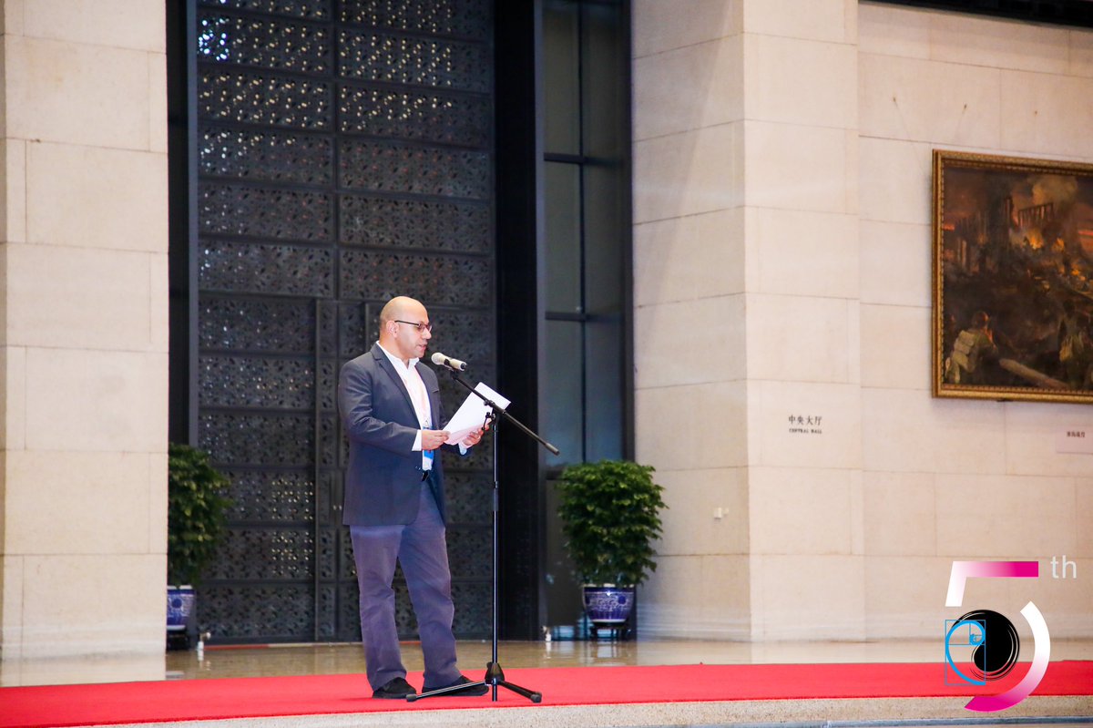 Ahmed Elgammal tweet media