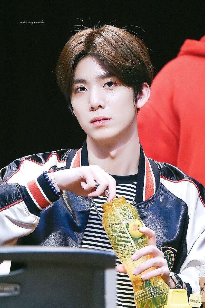 wpqhgofk's tweet photo. SF9 휘영

⭐️⭐️
긴머리일 때도 있고 짧은 머리일 때도 있는 건가요?? 개인적으로 긴머리가 더 잘 어울리는 듯 (그렇다고 짧은 머리가 안 어울린다는 건 아닙니다) https://t.co/yr6Qq5N9bW