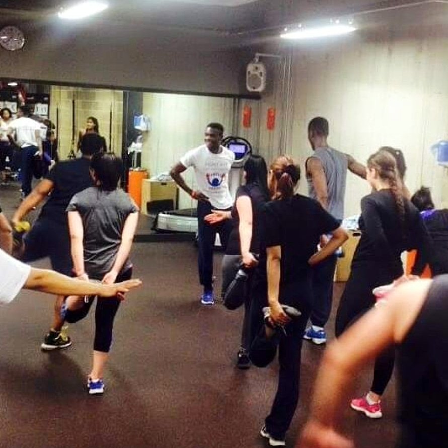 PatrickDiai's tweet photo. Post #ABOVEBOXING Training stretch off 2016 👁👁
#throwback #SundayThoughts
#boxing #fitfamuk #boxingtraining #boxingfitness #boxingforfitness #boxfituk #fitfam #boxercise #easygym #gymgroup https://t.co/O0YQYdd7Er