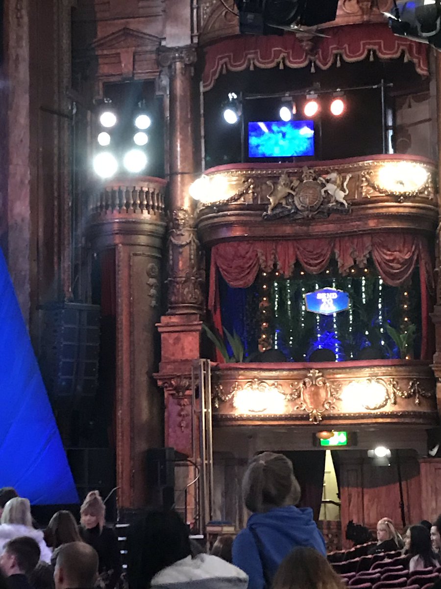 emmapugh's tweet image. Exciteddddd to be waiting for @McInTweet  

Can’t wait to see this back on the telly!