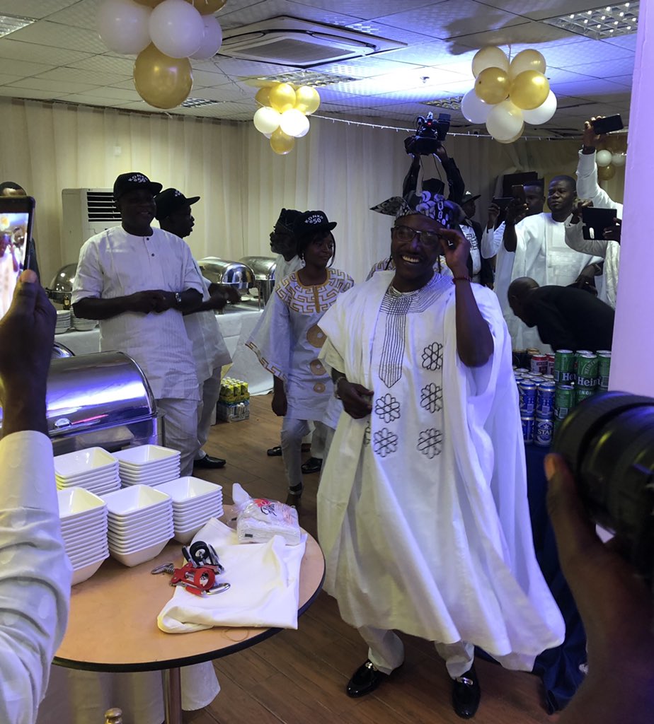 YomiShogunle's tweet photo. Dr @FoluArewa’s birthday party yesterday.
🎂 💃 🕺 🥘 🍷 🎁 #GoldenJubilee #BornInOctober #October28th https://t.co/oyKkDHv5SA