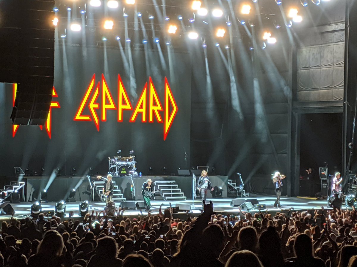 Thank you <a href="/DefLeppard/">Def Leppard</a> for a great final 2019 show! This show was better than last year's! See you next time and bring <a href="/TeslaBand/">TESLA™</a> with you!