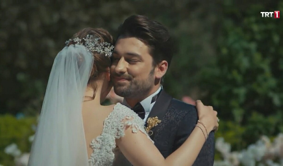 Benim minnak narim naif çiftim iyiki siz 

HerSalı ElimiBırakma